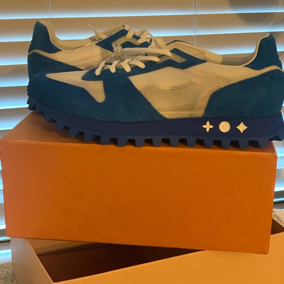 I’m selling BRAND NEW NEVER WEAR Louis Vuitton runnerz - Picture 2 of 4